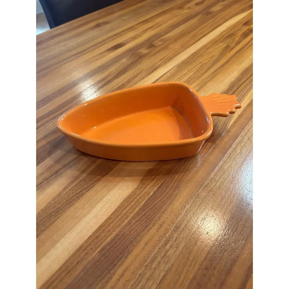 Chantal Orange Carrot-Shaped Bakeware Dish – 2 Cup